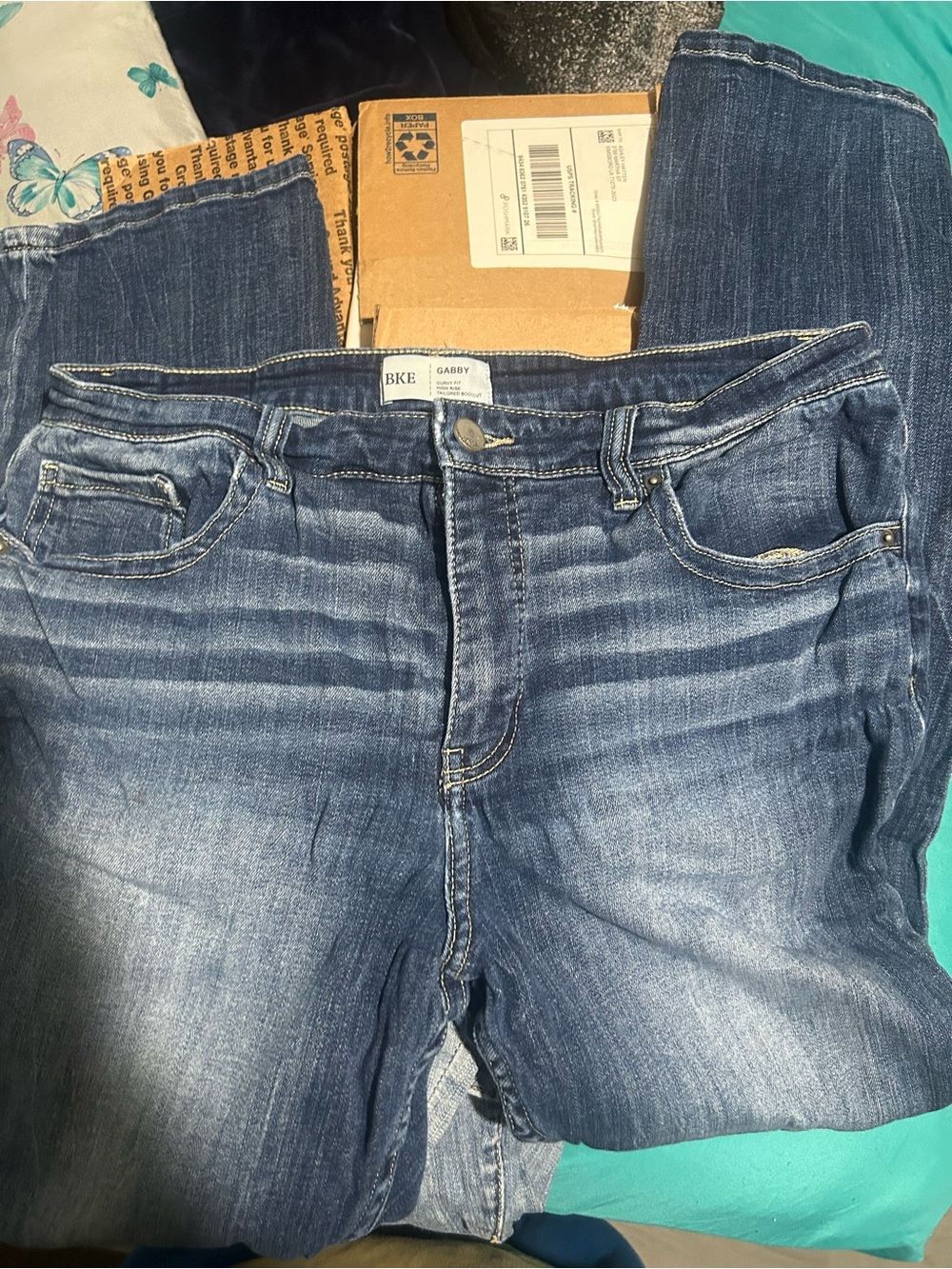 BKE Gabby Straight Leg Jeans - Medium Blue Wash